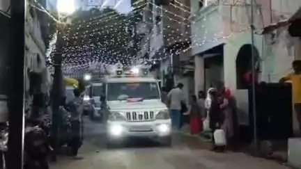 बड़वाह: बड़वाह में मोहर्रम के जुलूस को लेकर प्रशासनिक अधिकारियों ने निकाला फ्लैग मार्च