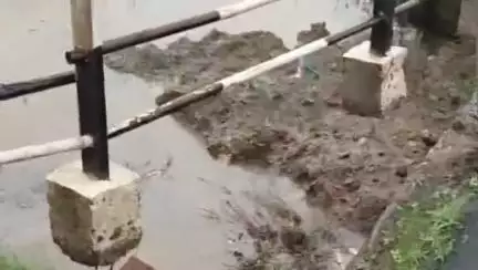 करेली: करेली और गाडरवारा मार्ग पर बंदेश्वर के पास पुलिया टूटने से आवागमन बाधित