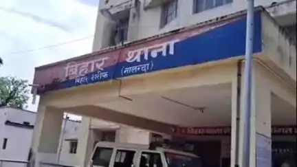 बिहार: नकटपुरा गांव में खनन विभाग की टीम पर हमला, बालू लदा ट्रैक्टर छुड़ाकर फरार, मामला दर्ज