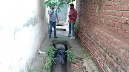 पंचकूला: नगर परिषद कालका पिंजौर के पार्षद सौरभ गुप्ता ने वार्ड नंबर 11 के खुले नालों और नालियों के पॉइंट्स चेक किया #jansamasya