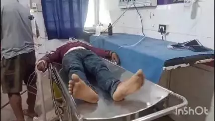 जमुई: मांगो बंदर के पास मालवाहक वाहन और बाइक की टक्कर में युवक हुआ घायल, सदर अस्पताल से पटना रेफर