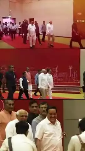 નવા ચૂંટાયેલા સરપંચશ્રીઓ અને  પંચાયતનાં સદસ્યશ્રીઓ સાથે આજનો સંવાદ ખૂબ ઊર્જામય બની રહ્યો. મને વિશ્વાસ છે કે સૌ સરપંચશ્રીઓ અને પંચાયતનાં સદસ્યો પોતાનાં ગામને વિકાસની નવી ઊંચાઈઓ સુધી લઇ જશે. 

#ViksitGramViksitGujarat