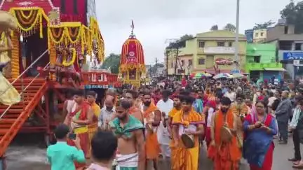 କୋରାପୁଟ ସହର: ଶାବର ଶ୍ରୀକ୍ଷେତ୍ର କୋରାପୁଟ ଗୁଣ୍ଡିଚା ମନ୍ଦିରରେ ବାହୁଡ଼ା ଯାତ୍ରା ପାଇଁ ଚତୁର୍ଦ୍ଧାମୂର୍ତ୍ତିଙ୍କ ପହଣ୍ଡି ଶେଷ, ରଥରେ ବିଜେ ହେଲେ ବଡ଼ ଠାକୁର