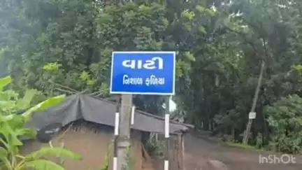 નવસારી: નવસારી જિલ્લાના અલગ અલગ તાલુકાઓમાં ૧૯ જેટલા રસ્તાઓ સતત ત્રીજા દિવસે પણ બંધ