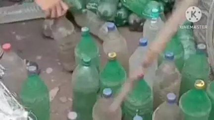 বাঁকুড়া ১: চোলাই মুক্ত বাঁকুড়া গড়তে অভিযান আবগারি দপ্তরের, মাচানতলা ও স্টেশন মোড় বস্তিতে প্রায় ১২০ লিটার চোলাই নষ্ট করা হলো