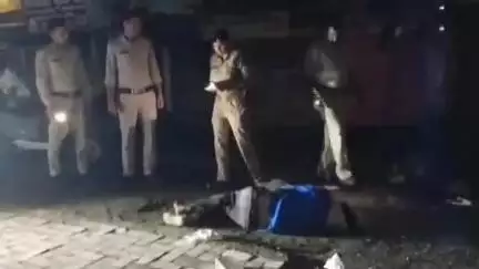 जबलपुर: गुप्ता चौक के पास खून से लथपथ व्यक्ति का शव मिलने से सनसनी, पुलिस जांच में जुटी