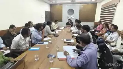 નવસારી: નવસારી મહાનગરપાલિકાના સંકલન સમિતિની વિકાસ કાર્યક્રમ ક્ષેત્રે મહત્વપૂર્ણ ચર્ચા બેઠક કેરી ખાતે કમિશનરની હાજરીમાં યોજાઈ