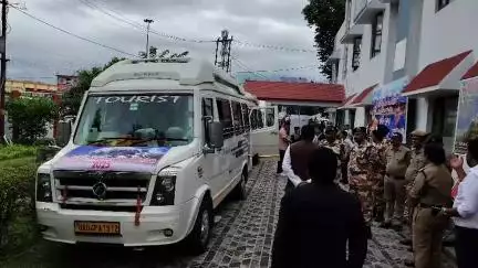 Uttarakhand CM flags off bus carrying Kailash Mansarovar Yatra pilgrims
