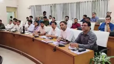 बड़गांव: जिला परिषद सभागार में चिकित्सा एवं स्वास्थ्य विभाग की सचिव गायत्री राठौड़ की अध्यक्षता में समीक्षा बैठक हुई आयोजित