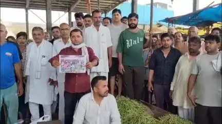 बहादुरगढ़: बहादुरगढ़ सब्जी मंडी में अवैध विक्रेताओं पर पंजीकृत विक्रेताओं ने जताया रोष, 9 जुलाई को धरने की चेतावनी