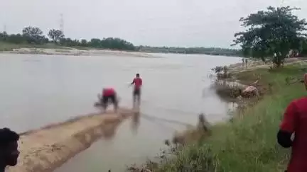 বাঘমুণ্ডী: তিনদিন পর মাছ ধরতে গিয়ে সুবর্ণরেখা নদীতে নিখোঁজ যুবকের মৃতদেহ উদ্ধার হল গাগী ঘাট এলাকায়