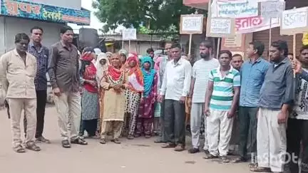 धरमपुरी: नगर में सफाई व्यवस्था ठप, नगर परिषद के सफाईकर्मी दूसरे दिन भी हड़ताल पर, व्यापारी परेशान
