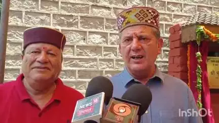 मनाली: मनाली विधायक भुवनेश्वर ने राजकीय आदर्श वरिष्ठ माध्यमिक विद्यालय मनाली में कला मंच के निर्माण कार्य का शिलान्यास किया
