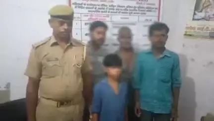 इटावा: फ्रेंड्स कॉलोनी पुलिस ने कानपुर से घर लौट रहे किशोर को रास्ता भटकने पर सकुशल बरामद कर परिवार से मिलाया