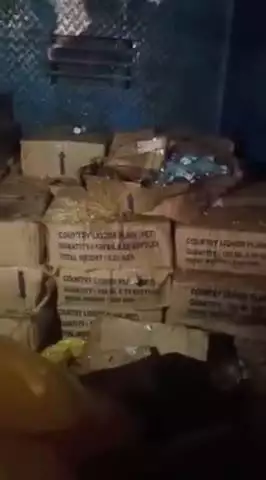 दतिया नगर: सिविल लाइन पुलिस ने अटल विहारी कॉलोनी से ₹1 लाख 26 हजार की अवैध शराब पकड़ी, तस्कर फरार, वाहन जब्त