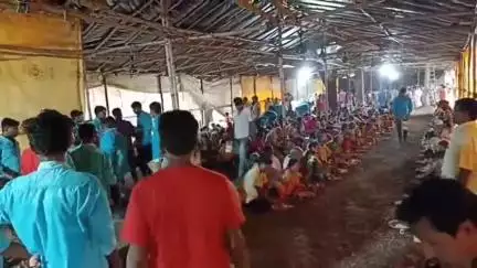তমলুক: তমলুকের রাজবাড়িতে শ্রী শ্রী জগন্নাথ দেবের মাসির বাড়িতে ১০ হাজার ভক্তের অন্নপ্রসাদ সেবনের আয়োজন উপস্থিত চেয়ারম্যান