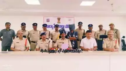 2.8 లక్షల విలువగల సుమారు 11 KG గణజాయి సీజ్ చేసి ఇద్దరు నింధితులను అరెస్ట్ చేసిన కోదాడ రూరల్ పోలీసులు. గంజాయి సరఫరా, అమ్మకం, వినియోగం సమాచారం ఇవ్వాలి, NDPS చట్టం ప్రకారం కేసు, ఎలాంటి వారిపై షీట్స్ ఓపెన్ చేసి నిరంతర నిఘా.