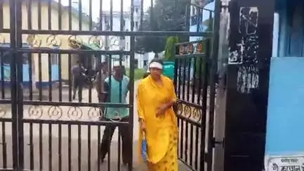 নাকাশিপাড়া: পুরাতন ভোলাডাঙায় স্বামীর মারে আহত  স্ত্রী ও তার দাদা, মাথায় পরলো সেলাই, থানায় অভিযোগ জানিয়ে প্রতিক্রিয়া  স্ত্রীর