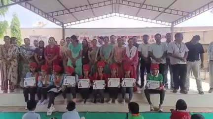 सूरजगढ़: जीणी में सरकारी स्कूल के टॉपर्स विद्यार्थियों का निकाला विजयी जुलूस, भामाशाहों ने स्कूल विकास के लिए की कई घोषणाएं