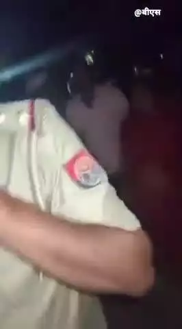 किरावली: छ पोखर गांव में दबिश देने गई पुलिस टीम के साथ हुई अभद्रता, वीडियो हुआ वायरल