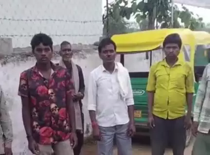 ललितपुर: दावनी गांव में कमरे में सो रही दादी और पोते को सर्प ने डंसा, दादी की हुई मौत व पोते की हालत गंभीर
