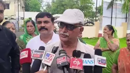 વઢવાણ: વોર્ડ નં. 3માં વરસાદી  અને ગટરના પાણી ઉભરાતા સ્થાનિક લોકોએ મહાનગરપાલિકાએ કરી રજૂઆત
#Jansamasya