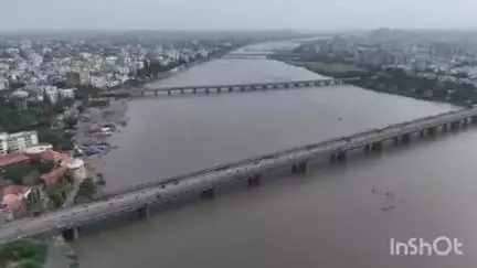 સુરતની જીવા દોરી તાપીના દ્રષ્યો, અઠવાગેટ ખાતેના આકાશી દ્રષ્યો સામે આવ્યો, તાપી બંને કાંઠે