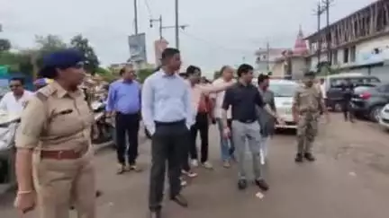 दतिया नगर: पीताम्बरा पीठ के आसपास से हटेगा अतिक्रमण, कलेक्टर और एसपी वर्मा ने किया निरीक्षण, दुकानदारों को दी समझाइश