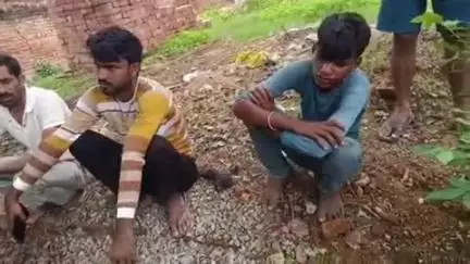 बाह: विजयगढ़ी में ग्रामीणों ने पकड़े गौ तस्कर, पुलिस कर रही है पूछताछ