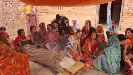 देसरी: नयागंज पेठिया के पास अज्ञात वाहन की टक्कर से BLO कार्य में लगे 48 वर्षीय शिक्षक की मौत, घर में मचा कोहराम