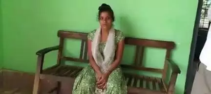 बदायूं: बदायूं के संजरपुर बालजीत गांव के बाहर ससुरालियों ने दहेज की मांग पूरी न होने पर विवाहिता को घर से निकाला