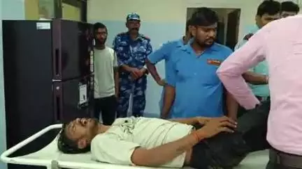 बिहार: साठोपुर के पास अज्ञात वाहन ने बाइक सवार को मारी टक्कर, युवक घायल