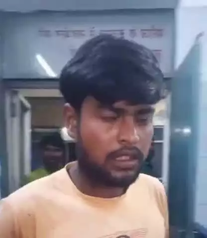 बुलंदशहर: जिला अस्पताल में मरीज से लापरवाही का आरोप, सीएमएस ने जांच कर कार्रवाई का आश्वासन दिया, वीडियो वायरल