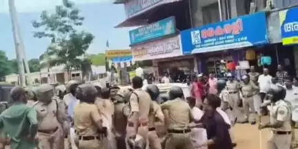 കുന്നത്തൂർ: ശാസ്താംകോട്ടയിൽ കോൺഗ്രസ്‌ പ്രതിഷേധം, ലാത്തിചാർജിൽ യൂത്ത് കോൺഗ്രസ്‌ സംസ്ഥാന ഭാരവാഹിക്ക് ഉൾപ്പെടെ പരിക്ക്