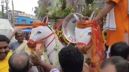 তেহট্ট ১: আজ উল্টো রথে,সেই উপলক্ষে তেহট্ট ঠাকুরপাড়ায় রথযাত্রা উপলক্ষে মেলা,সেই দৃশ্য ধরা পড়লো আমাদের ক্যামেরায়