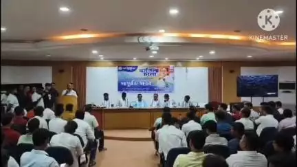 রায়গঞ্জ: জেলা তৃণমুল কংগ্রেসের সভাপতির উপস্থিতিতে কর্ণজোড়ায় ২১ শে জুলাই এর প্রস্তুতি সভা করলো উত্তর দিনাজপুর তৃনমুল যুব কংগ্রেস
