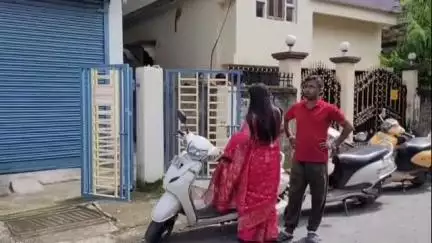 মাটিগাড়া: সোনার চেন ও আংটি পরিষ্কার করে দেওয়ার অছিলায়, ১৮ গ্রাম স্বর্ণালঙ্কা নিয়ে চম্পট দিল দুষ্কৃতীরা, চাঞ্চল্য নিউ পাল পাড়ায়
