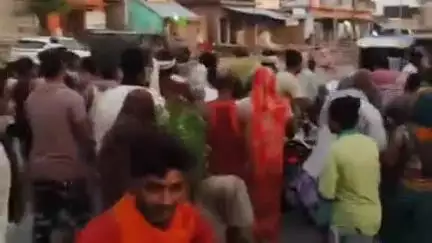 जमुनहा: लक्ष्मण नगर में युवक की पिटाई का वीडियो वायरल, पीड़ित ने 4 लोगों के खिलाफ पुलिस को दी तहरीर