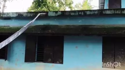 നിലമ്പൂർ: പാടിക്കുന്ന് നഗറിലെ അംഗനവാടിയുടെ അറ്റകുറ്റപണി നടത്താനുള്ള നീക്കം തടഞ്ഞ് പ്രദേശവാസികൾ