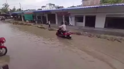 सैदपुर: उचौरी बाजार में कई दिनों से है जलभराव की समस्या, राहगीरों का सड़क पर चलना हुआ दुश्वार #jansamasya