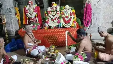 தேவகோட்டை: பிரசித்தி பெற்ற கண்டதேவி ஸ்ரீ சொர்ணமூர்த்தீஸ்வரர் திருக்கோவிலில் திருக்கல்யாணம் வைபவம் வெகு விமர்சையாக நடைபெற்றது