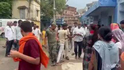 नवादा: नवादा के सदर अस्पताल में दो लोगों के बीच जमकर हुआ बवाल, पुलिस ने दोनों को अपने साथ ले गई