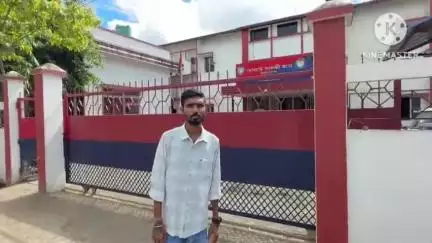 পশ্চিম যোৰহাট: এটি ৰোডস্থিত এখন প্ৰতিষ্ঠানত এগৰাকী অসমীয়া কৰ্মচাৰীক অনা অসমীয়া ব্যৱসায়ীয়ে প্ৰহাৰ কৰাৰ অভিযোগ,সদৰ থানাত এজাহাৰ দাখিল