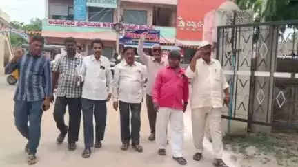మార్కాపురం: పెంచిన విద్యుత్ సర్దుబాటు చార్జీలను తగ్గించాలని, స్మార్ట్ మీటర్లు ఉపసంహరించుకోవాలని సిపిఐ నిరసన