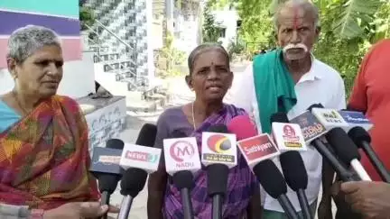 காரியாபட்டி: ஆவியூர் கிராமத்தில் 100 நாள் வேலைத்திட்ட பணியாளர்களிடம்  தல ரூபாய் 200 வசூலிப்பு பணம் கொடுத்தால் மட்டுமே வேலை பொதுமக்கள் புகார்