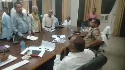 बैरिया: बैरिया संपूर्ण समाधान दिवस पर उपजिलाधिकारी अनुपस्थित रहे, क्षेत्राधिकारी ने सुनी फरियाद