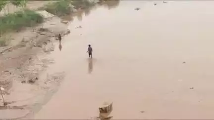 अम्बाला: मुलाना मारकंडा नदी में पूजा सामग्री प्रवाहित करते समय महिला का मोबाइल गिरा, रो-रो कर हुआ बुरा हाल