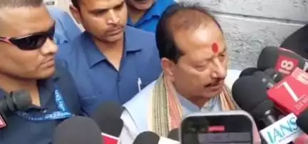 पटना ग्रामीण: गोपाल खेमका के घर पहुंचे उपमुख्यमंत्री विजय कुमार सिंह, गोपाल खेमका की मां ने इंसाफ की गुहार लगाई