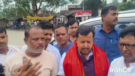 मुंगेर: बांक मोड़ के पास भाजपा कार्यकर्ताओं ने पथ निर्माण मंत्री नितिन नवीन का भव्य स्वागत किया