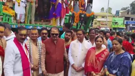 କୋରାପୁଟ ସହର: କୋରାପୁଟରେ ବାହୁଡ଼ା ଯାତ୍ରାରେ ବଳଭଦ୍ର ରଥ ଟାଣିଲେ ସାଂସଦ ସହ ଜୟପୁର ବିଧାୟକ